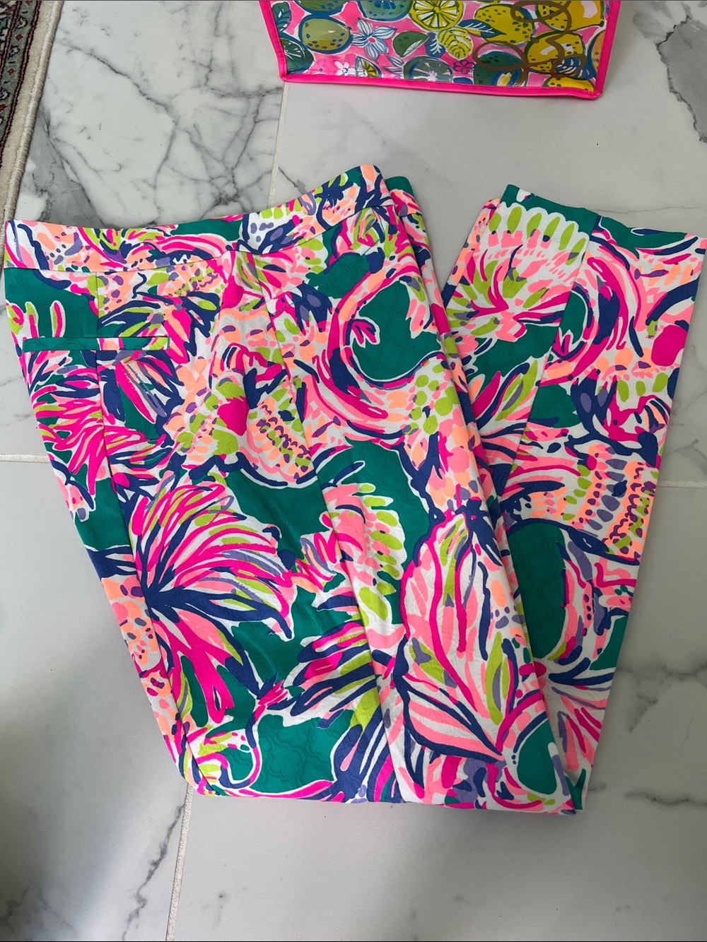 Lilly Pulitzer, EUC fun Print Cotton-Blend Pants - Pink & Green